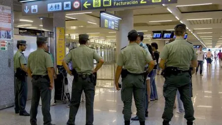 Panică în aer. Un român a vrut să se omoare aruncându-se din avion