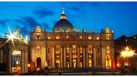 Scene şocante la Vatican. Un bărbat GOL a fost reţinut în Basilica Sfântul Petru VIDEO