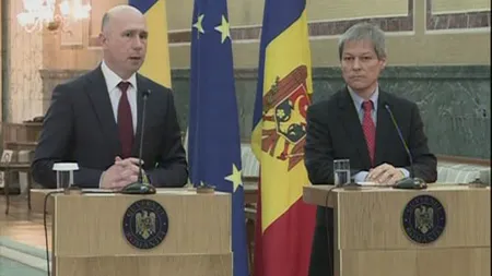 Dacian Cioloş i-a transmis omologului de la Chişinău lista cu reforme necesare acordării împrumutului către Moldova