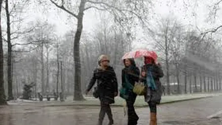 PROGNOZA METEO pe 3 zile. Vreme închisă, cu ploi şi temperaturi peste cele normale în weekend