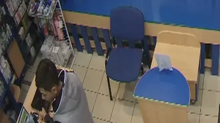 Jaf la farmacie surprins de camerele de supraveghere. Hoţii sunt căutaţi de poliţie VIDEO