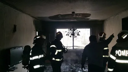 Incendiu puternic în Constanţa: o persoană a sărit de la etaj pentru a scăpa de flăcări