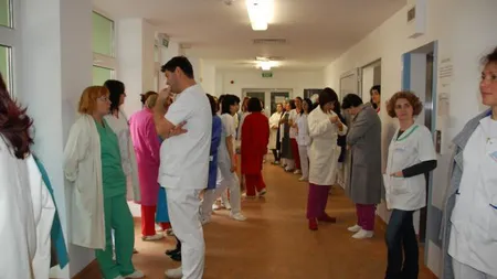 Scandal la Spitalul Judeţean Vaslui. O asistentă şi un brancardier, acuzaţi că au jefuit un pacient