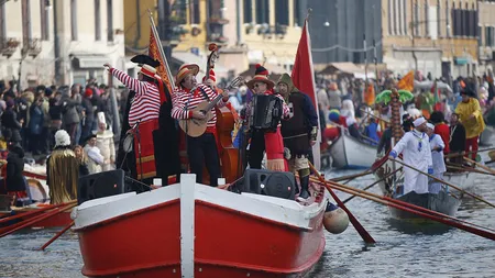 Spectacolul MĂŞTILOR. A început CARNAVALUL de la Veneţia VIDEO FOTO