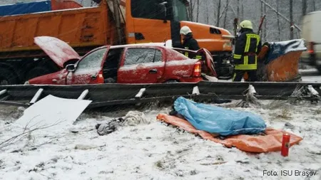 Accident TERIBIL la Timişu de Sus, în locul unde a avut loc şi accidentul lui Huidu. O femeie a murit pe loc VIDEO