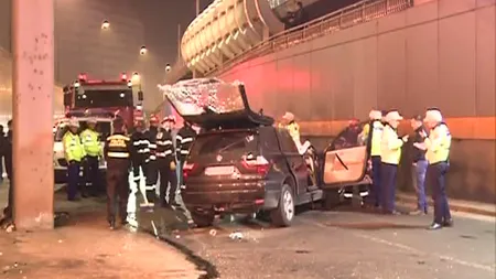 Accident în Bucureşti. Doi tineri au ajuns la spital după ce au intrat cu maşina într-un stâlp din Pasajul Obor VIDEO