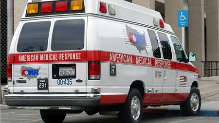 Violenţe la o reuniune a Ku Klux Klan în California. Trei persoane au fost rănite