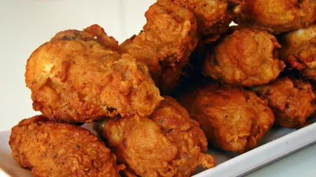 Vrei pui ca la KFC la tine acasă? Un bucătar a făcut publică REŢETA SECRETĂ VIDEO