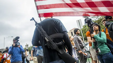 O universitate din SUA le dă voie elevilor să poarte arme la cursuri