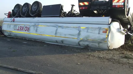 Autocisternă răsturnată. Traficul rutier a fost OPRIT pe DN24 Tecuci-Bârlad