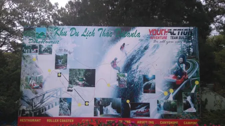 Trei turişti britanici au murit în Vietnam, încercând să escaladeze o cascadă
