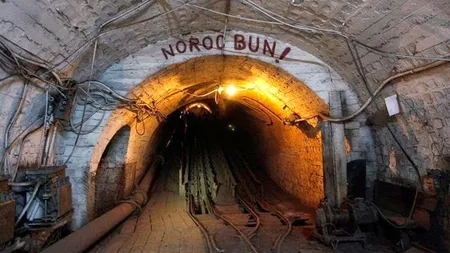 Sute de mineri de la Vulcan s-au blocat în subteran. Protestul continuă şi la mina Lonea