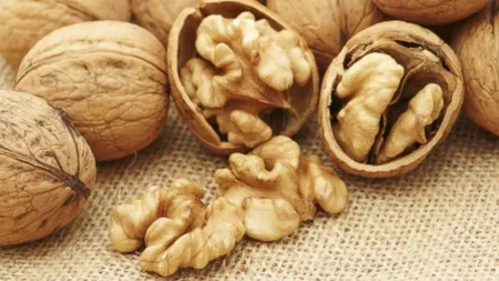 Incredibil ce se întâmplă în corpul tău la 4 ORE DUPĂ CE CONSUMI O MÂNĂ DE NUCI