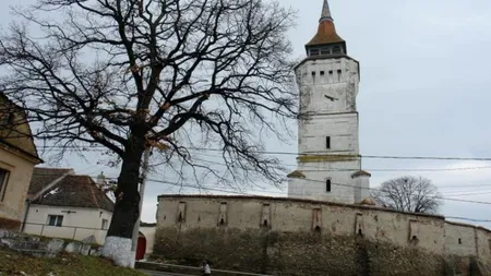 Turnul bisericii evanghelice din Rotbav s-a prăbuşit