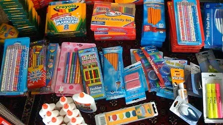 Rechizite şcolare distribuite gratuit în mod ilegal în mai multe şcoli din Olt