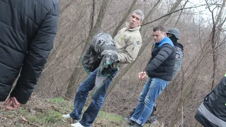 Cutremurător! Ucigaşul copilului de 10 ani s-a întors la locul crimei VIDEO