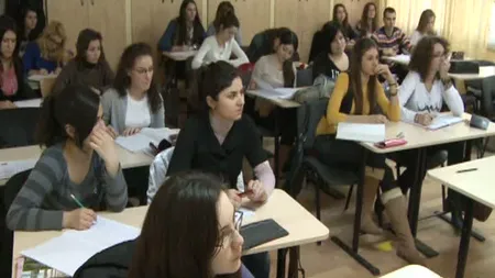 SUBIECTE MATEMATICĂ SIMULARE EVALUARE NAŢIONALĂ. Elevii de clasa a VIII-a au avut două ore la dispoziţie