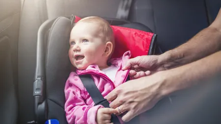 Vrum, vrum, mergem la drum cu bebe! Ce lucruri nu trebuie sa lipseasca din orice masina
