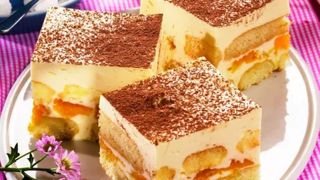 Reţeta zilei: Tiramisu cu piersici din compot