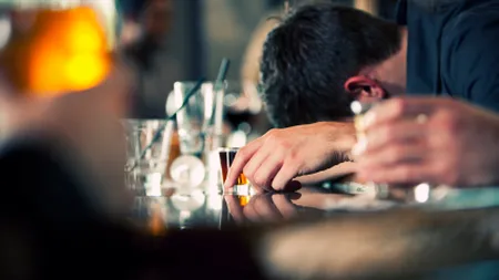 Un fost fotbalist de la Chelsea a murit după opt shot-uri de vodka. Dezvăluirea făcuta de iubita lui