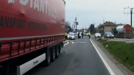 ACCIDENT MORTAL în Alba Iulia. Un biciclist a intrat sub un TIR VIDEO