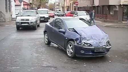 Carambol în Suceava, din cauza ninsorii abundente