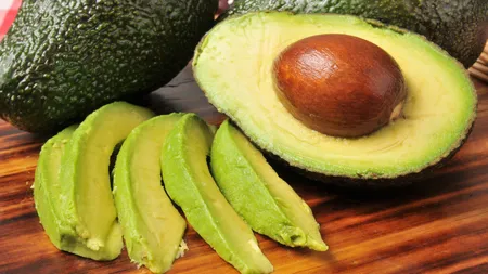 Cum să păstrezi avocado proaspăt în frigider mai mult timp