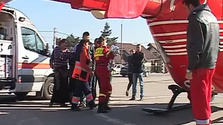 Bebeluş sufocat cu o pungă, dus cu un elicopter SMURD la spital