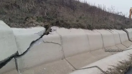 Mal surpat pe autostrada A6. Este a doua oară când pământul o ia la vale în zonă VIDEO