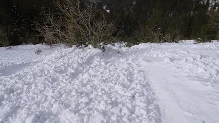 Şapte avalanşe s-au produs sâmbătă pe Jepii Mici, în Bucegi. Turişii sunt sfătuiţi să nu urce pe munte