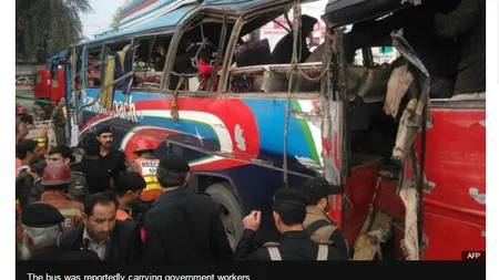 Un autobuz a EXPLODAT în Pakistan: Cel puţin 16 MORŢI şi 24 de răniţi