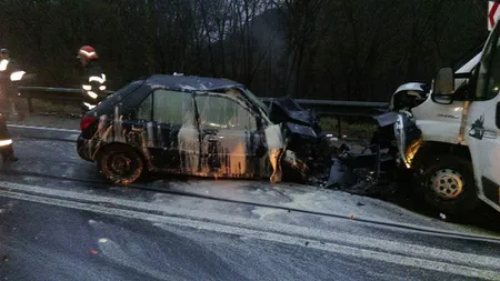 Accident grav pe DN1 cu un microbuz de pasageri. Două persoane rănite, trafic blocat