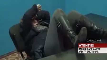 Scene de NEIMAGINAT în secţia de poliţie. O femeie beată a făcut circ VIDEO