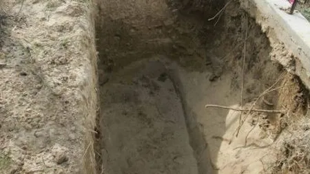 De ce sunt îngropaţi oamenii decedaţi la doi metri sub pământ