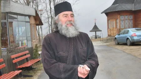 Un preot din Vaslui a scos sfinţii la vânzare: 1.000 de lei bucata
