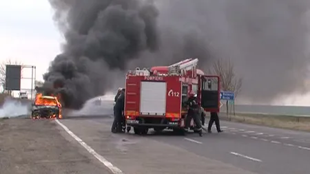 Maşina fostului şef al Poliţie Rutiere din Buzău a ars ca o torţă VIDEO