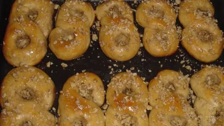 MUCENICI MOLDOVENESTI ŞI MUCENICI MUNTENESTI (FIERTI). Cele mai delicioase reţete de mucenici. VIDEO