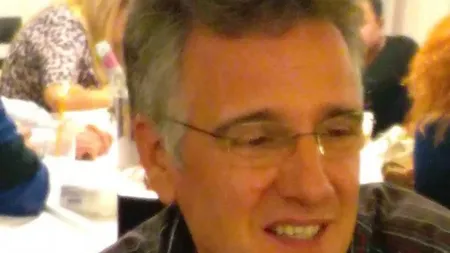 Noi acuzaţii la adresa profesorului care făcea avansuri elevelor. Scrisoarea unei mame: Venea în timpul orei şi...