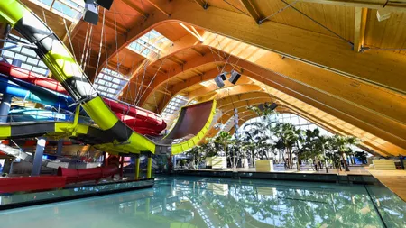 O fetiţă a fost preluată în STARE GRAVĂ de la Therme, după ce a fost la un pas de înec VIDEO