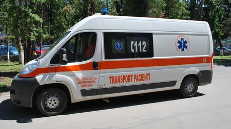 Un tânăr de 26 de ani a supravieţuit după ce a căzut în gol de la etajul 6