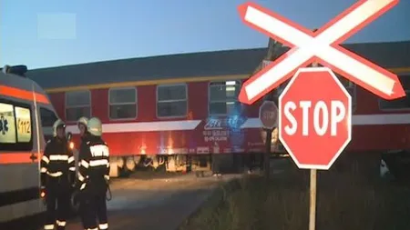 Accident GRAV în Braşov. O maşină a fost lovită în plin de un tren. Şoferul nu a supravieţuit