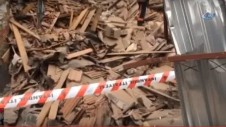 Prăbuşire spectaculoasă a unei clădiri cu 5 etaje din centrul Istanbulului VIDEO