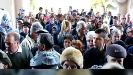 Coadă ca la moaşte la Palatul Culturii din Iaşi