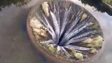 Imagini impresionante filmate cu o dronă, în Portugalia. Lacul care înghite apa VIDEO
