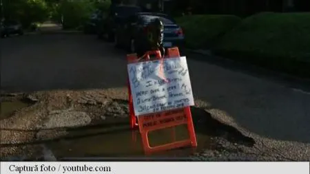 Petrecere aniversară organizată pentru o groapă din carosabil VIDEO