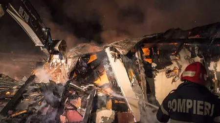 INCENDIU violent în Suceava. O biserică a ars din temelii