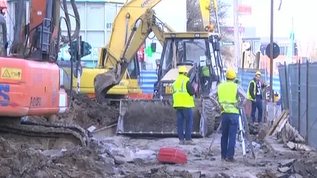 Dorel loveşte din nou. Ce a făcut o echipă de muncitori cu marcajele stradale dintr-o intersecţie