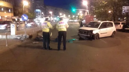Accident grav în Bucureşti. O maşină a intrat în refugiul de tramvai, două persoane sunt rănite VIDEO