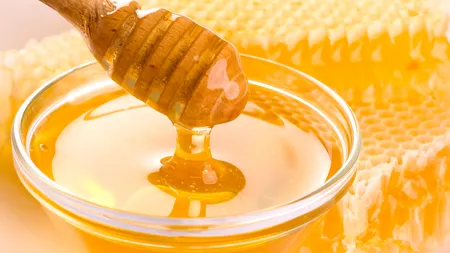 Apicultorii români cer să fie introduse taxe vamale pentru mierea provenită din ţările extracomunitare