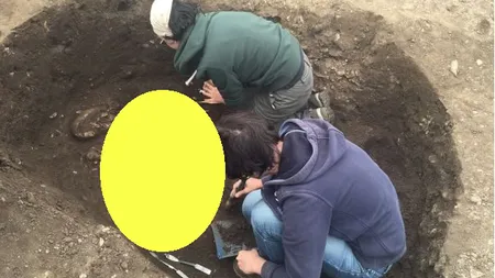 Descoperire uluitoare în Prahova. Arheologilor nu le-a venit să creadă ce au găsit într-un mormânt vechi